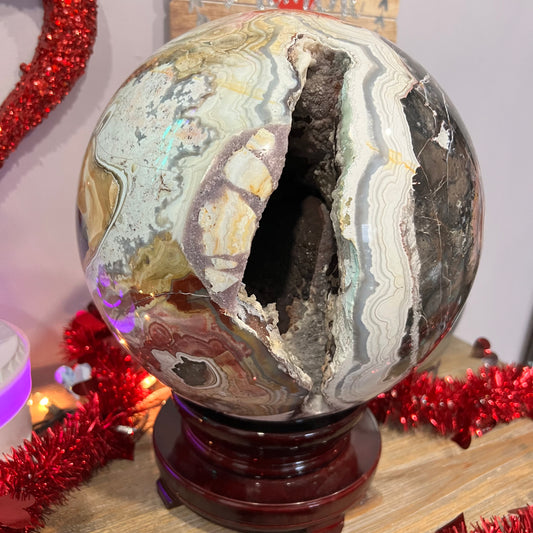 Mexican Agate Sphere 37.5 Lb