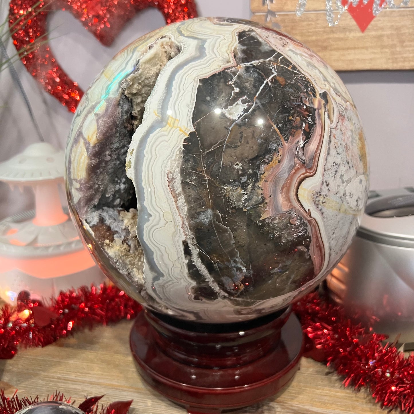 Mexican Agate Sphere 37.5 Lb